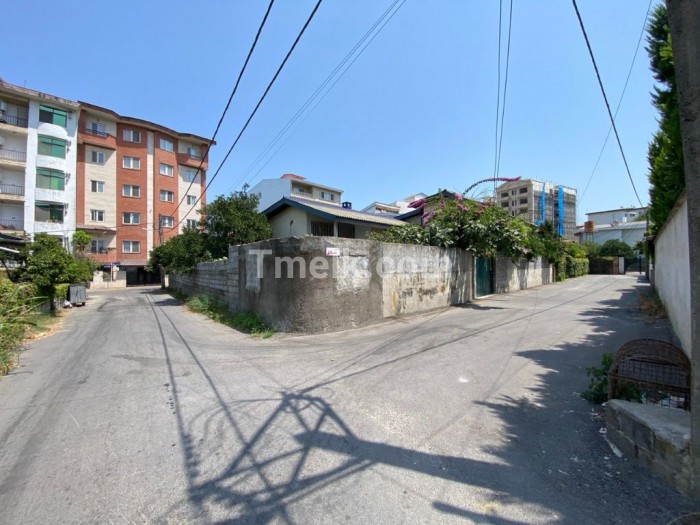 زمین مسکونی بابنای کلنگی مناسب ساخت آپارتمان