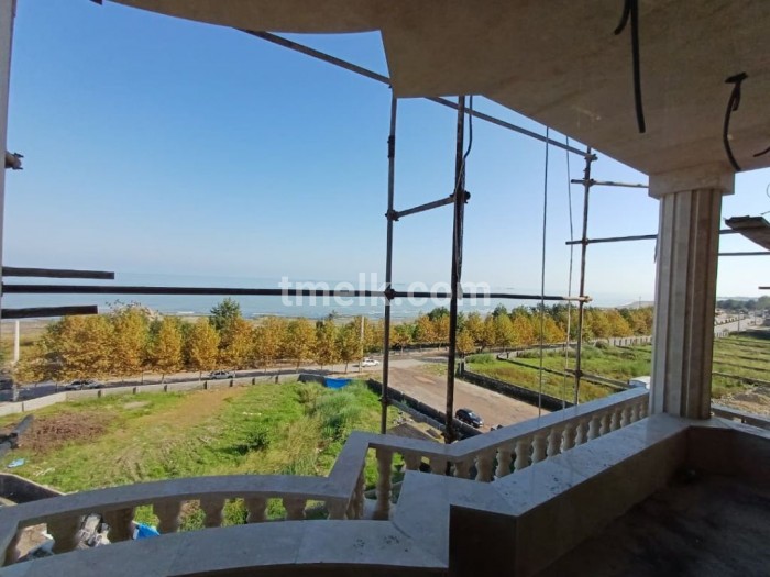 آپارتمان ساحلی مجهز به استخر در روف گاردن