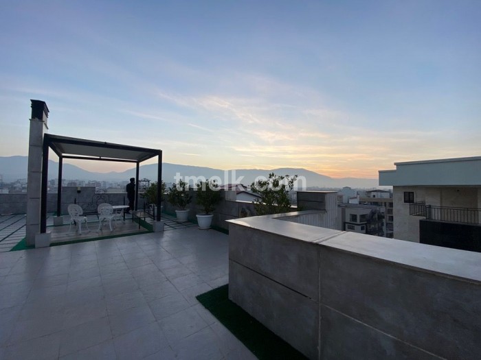 آپارتمان 180 متری لوکس با بام سبز