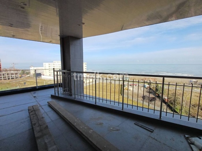 آپارتمان ساحلی نوساز باچشم انداز بی نظیر